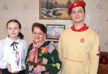 Сапожанок поздравили с наступающим 8 марта