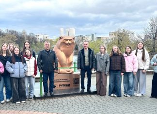 Глава Сапожковского округа Алексей Кириллов свозил команду волейболисток в Московский зоопарк