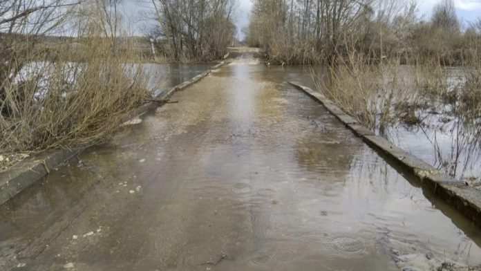 Мост в сторону Дмитриевки. МЧС.11.04.26