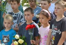 Сапожковцы возложили цветы и зажгли свечи в память о погибших в Великой Отечественной войне